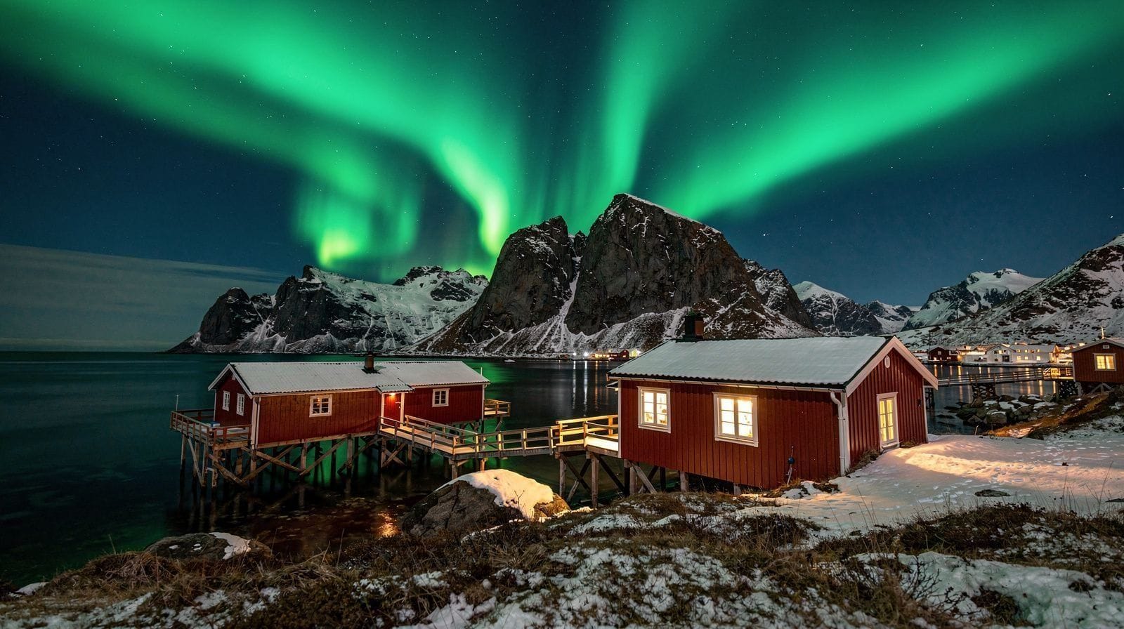 Photographing the Northern Lights in Lofoten: Settings, Gear, and Mistakes to Avoid