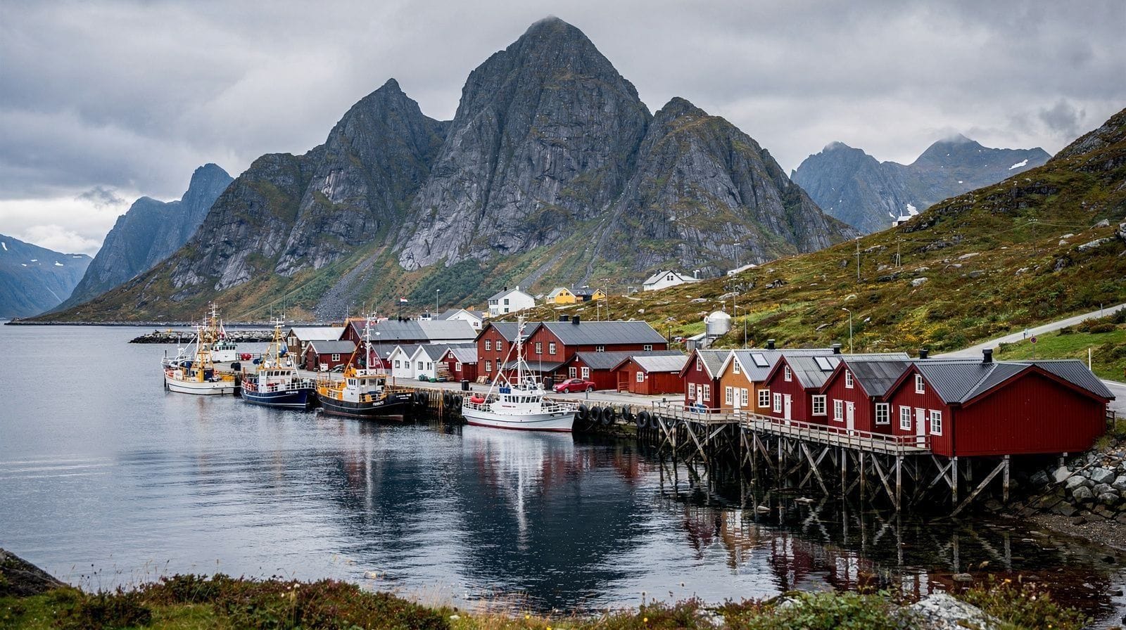 One Day in Lofoten: Svolvær, Henningsvær, Trollfjord