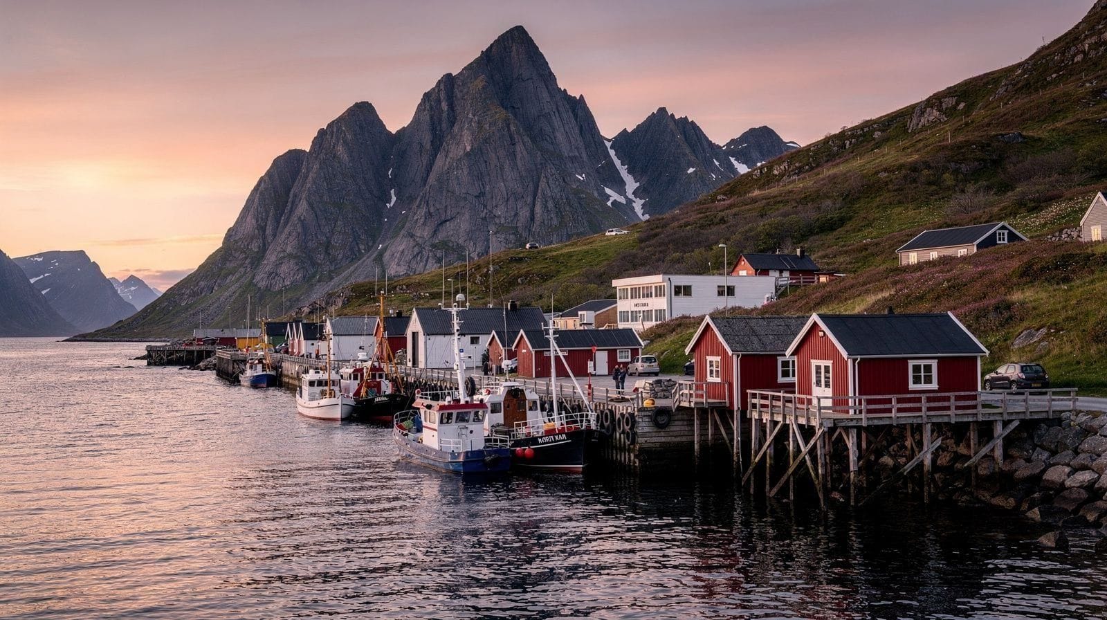 3 Days in Lofoten: Svolvær to Reine, with Room for Bad Weather